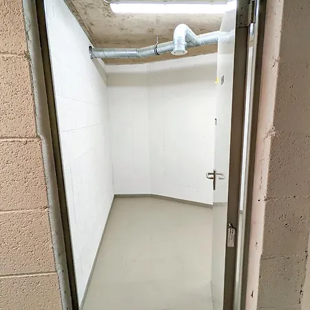 Belair New 1br W/ Balcony+garage Apartment